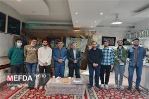 دیدار تعدادی از دانشجویان دانشگاه علوم پزشکی تبریز با خانواده شهید وحید نومی گلزار