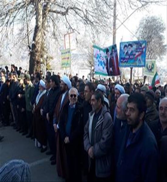 حضور گسترده مراکز تابعه دانشگاه علوم پزشکی تبریز در راهپیمایی ۲۲ بهمن ماه ۱۴۰۳